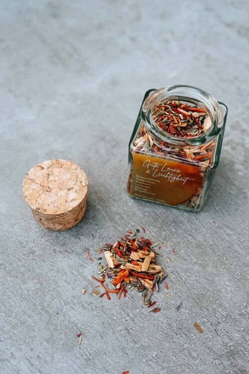 Räucherwerk, Gute Laune & Leichtigkeit, Rotsandelholz, Zedernholz, Rosmarin, Lavndel, Melisse, Ringelblume