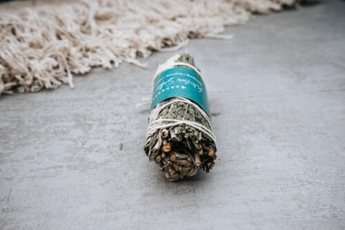 Räucherbündel Weißer Salbei & Zedernspitzen