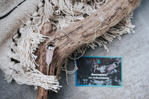 Rosenquarz-Pendel mit Halbedelstein