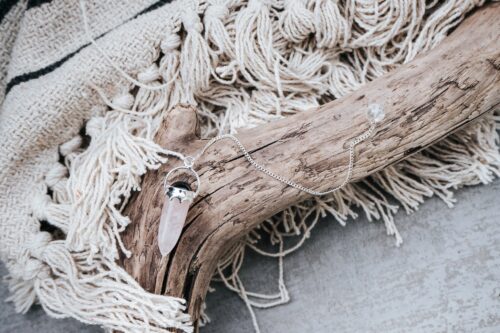 Rosenquarz-Pendel mit Halbedelstein