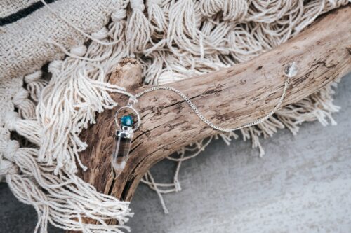 Bergkristall-Pendel mit gefasstem Cavansit