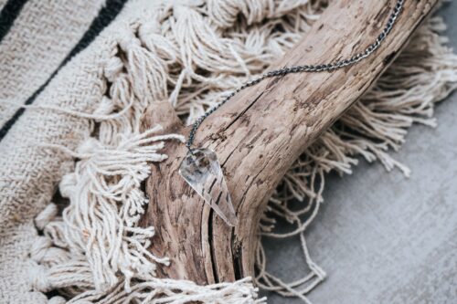 Bergkristall-Pendel mit facettierter Spitze