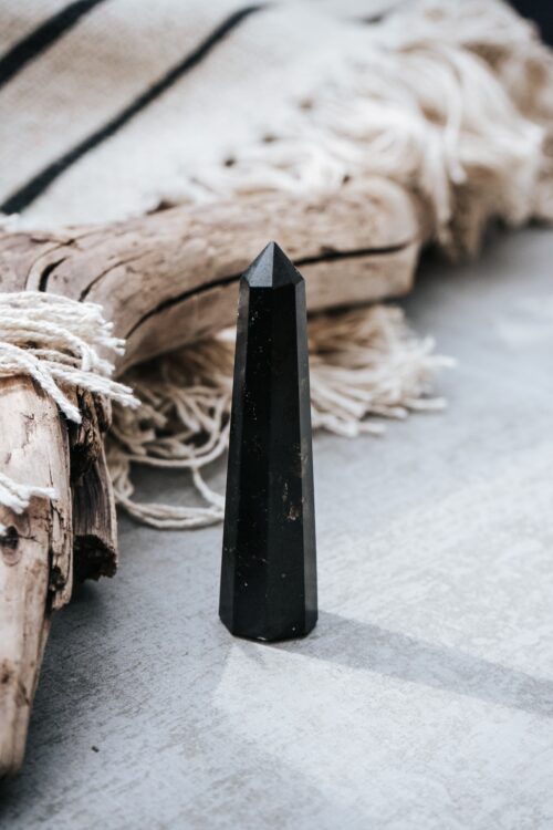 Schwarzer Turmalin Obelisk