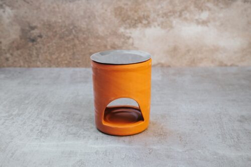 Naturbelassenes Ton-Räucherstövchen mit Edelstahlblech